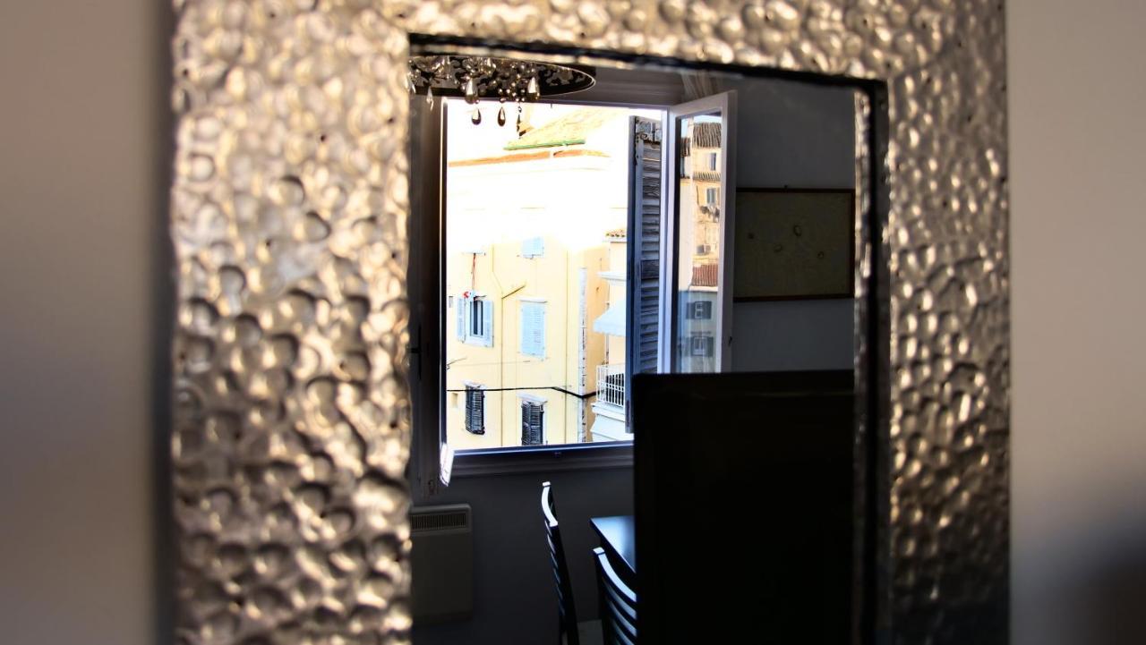 Heart-Warming Eleni Apartment In Corfu Town Bagian luar foto